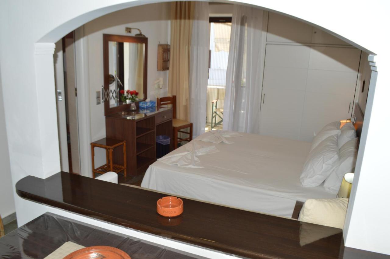 Pergola Aparthotel Livádi Kültér fotó